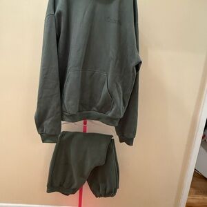 Women's Pine Green Sweatshirt and Pants Set